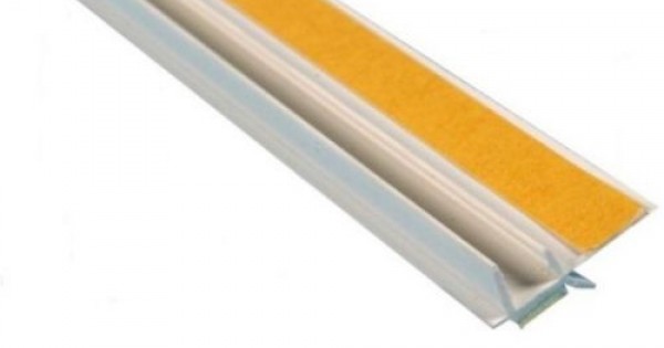 Nopirkt PVC pašlīmējošais loga profils 9mm x 2.4m Rīga un visā Latvijā ...